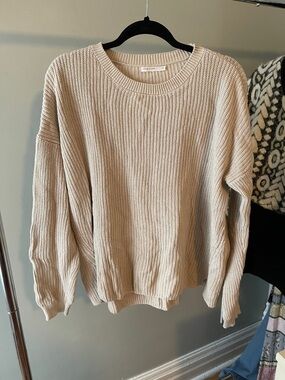 Regalo Everyday Crewneck Sweater in Light Cream